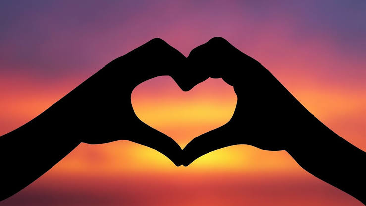 Chapter banner illustrating the theme of romantic and sexual relationships.